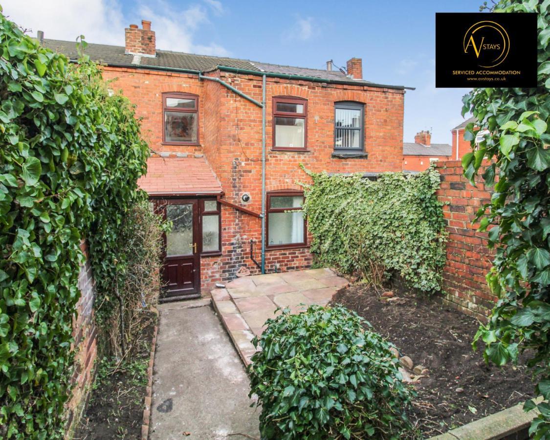 Modern House By Av Stays Short Lets & Serviced Accommodation St Helens St Helens  Exterior photo